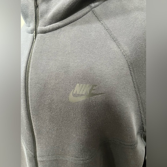 Nike Tech Windrunner fleece Black full zip up - Picture 6 of 7